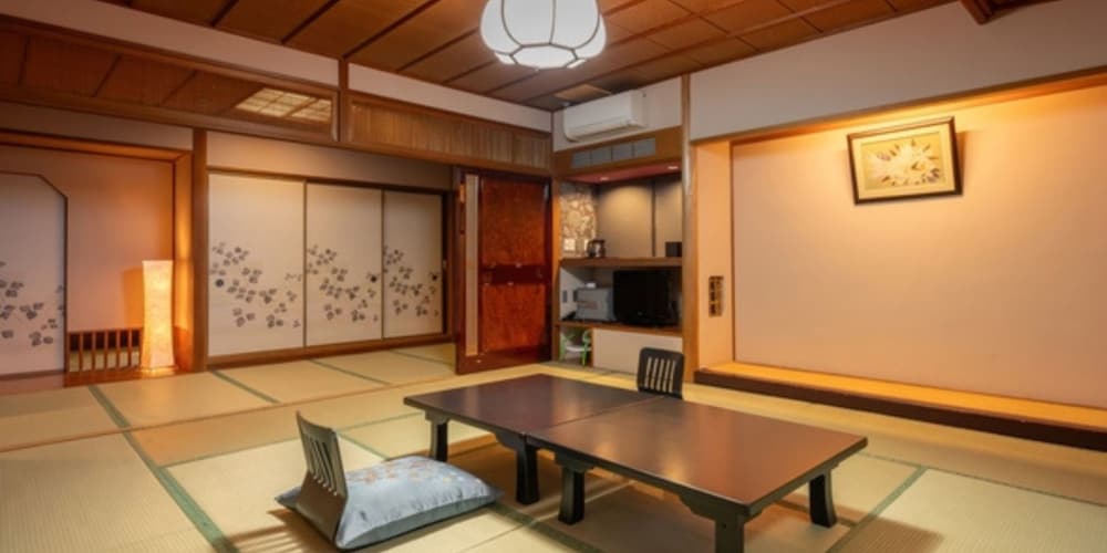 トラディショナル ルーム 客室2 | 宝生亭