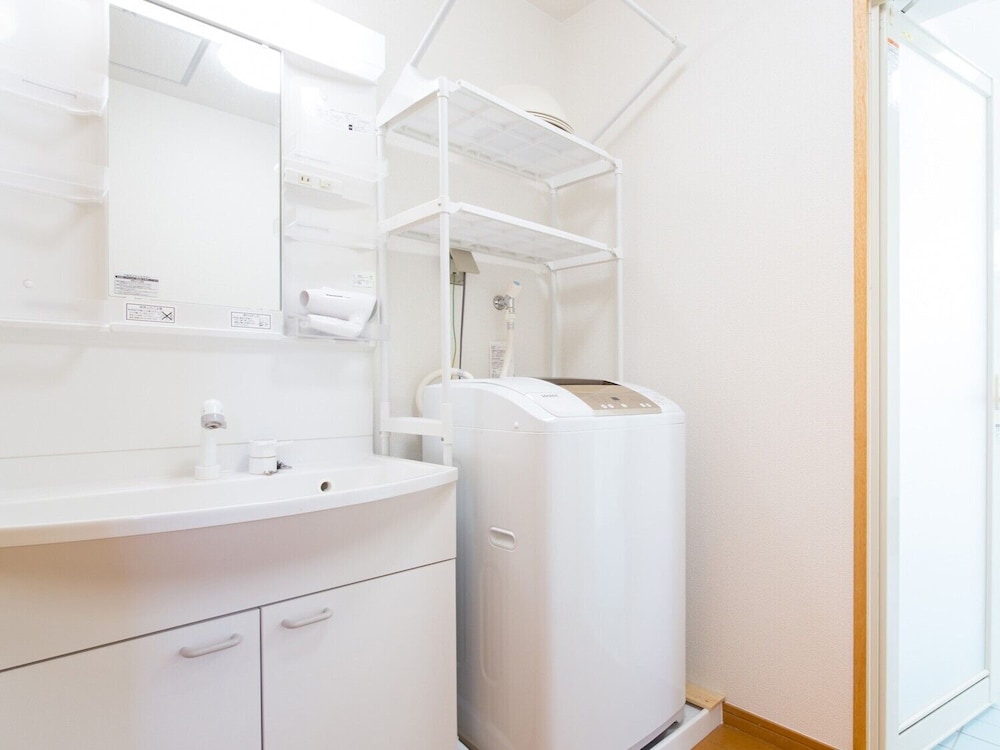 共同ドミトリー 客室8 | 石垣島サン・グリーンリゾートホテル