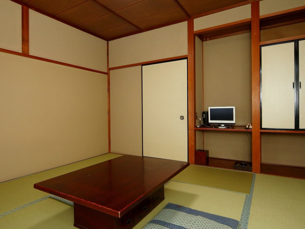 エコノミールーム 客室2 | 恵那 藤太郎