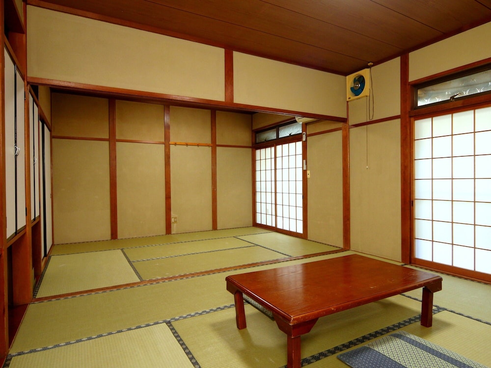 エコノミールーム 客室4 | 恵那 藤太郎