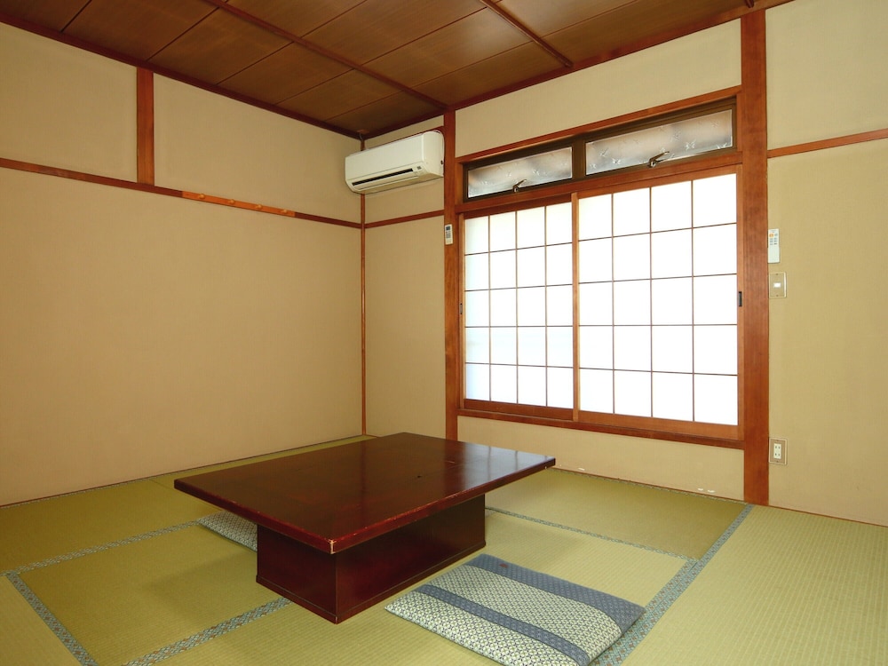 エコノミールーム 客室3 | 恵那 藤太郎