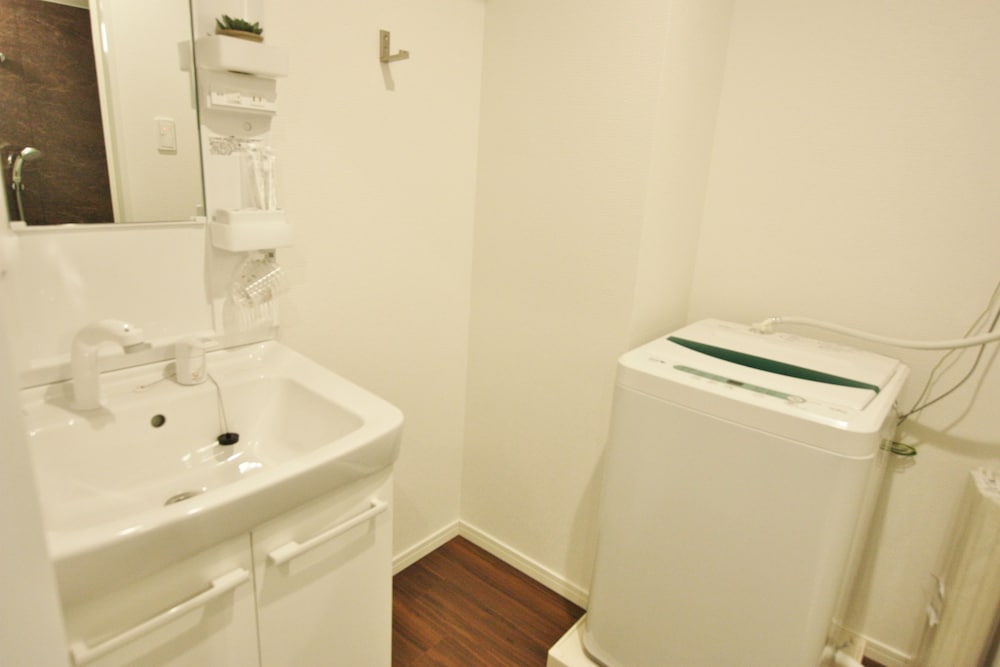 ダブルルーム 4F エレベーター無し バスルームの設備0 | フォレストイン天神南