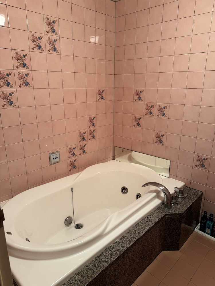 ベーシック ダブルルーム 喫煙可 (A) バスルーム1 | ホテル ギャラクシー