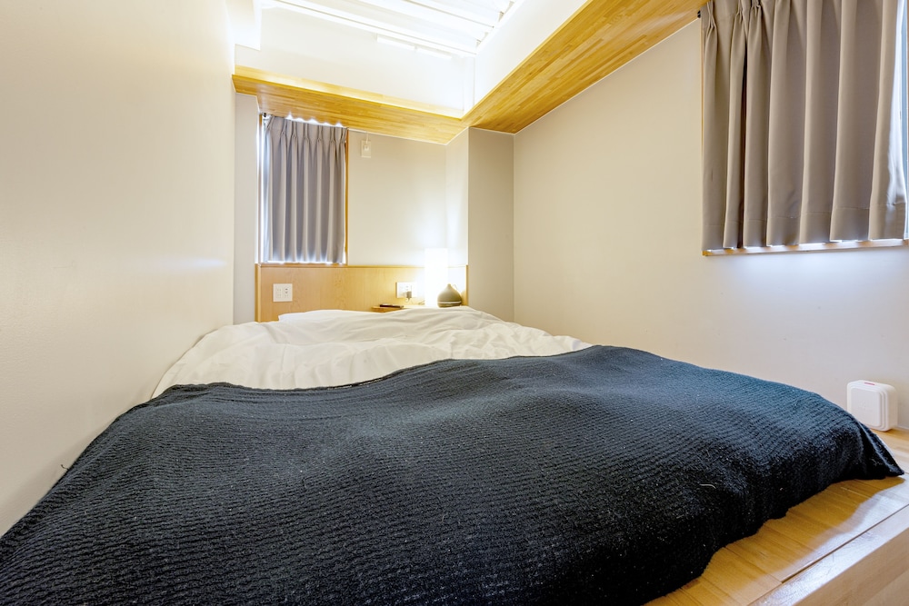 ダブルルーム 共用バスルーム 客室1 | Plat Hostel Keikyu Asakusa Station