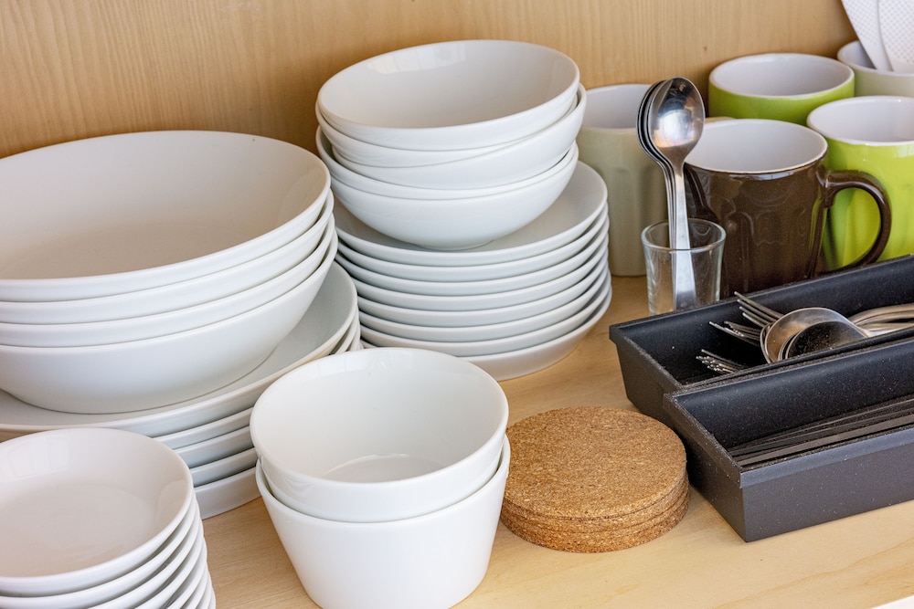 ダブルルーム 共用バスルーム 共用キッチン設備1 | Plat Hostel Keikyu Asakusa Station