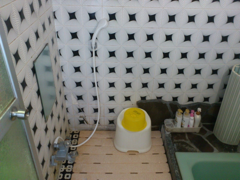 和室 共同バスルーム バスルーム0 | 食堂民宿　さと山