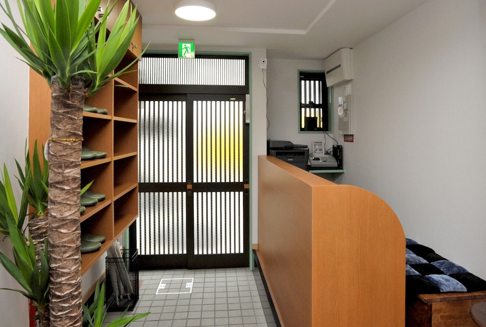 内部エントランス1 | BJ ファミリーイン