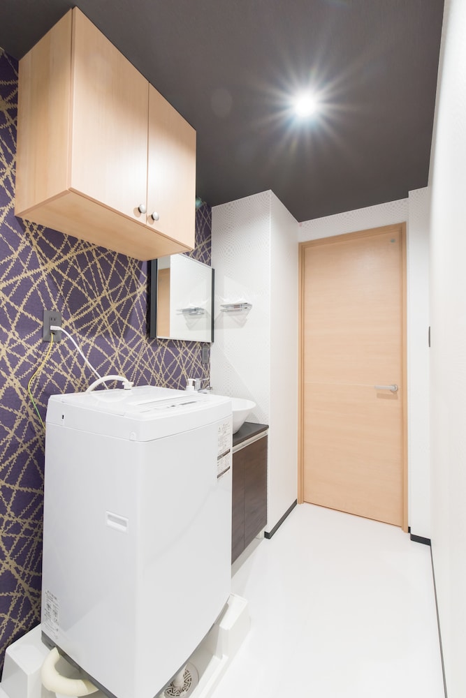 スーペリア トリプルルーム バスルーム1 | Stay SAKURA Kyoto 禅