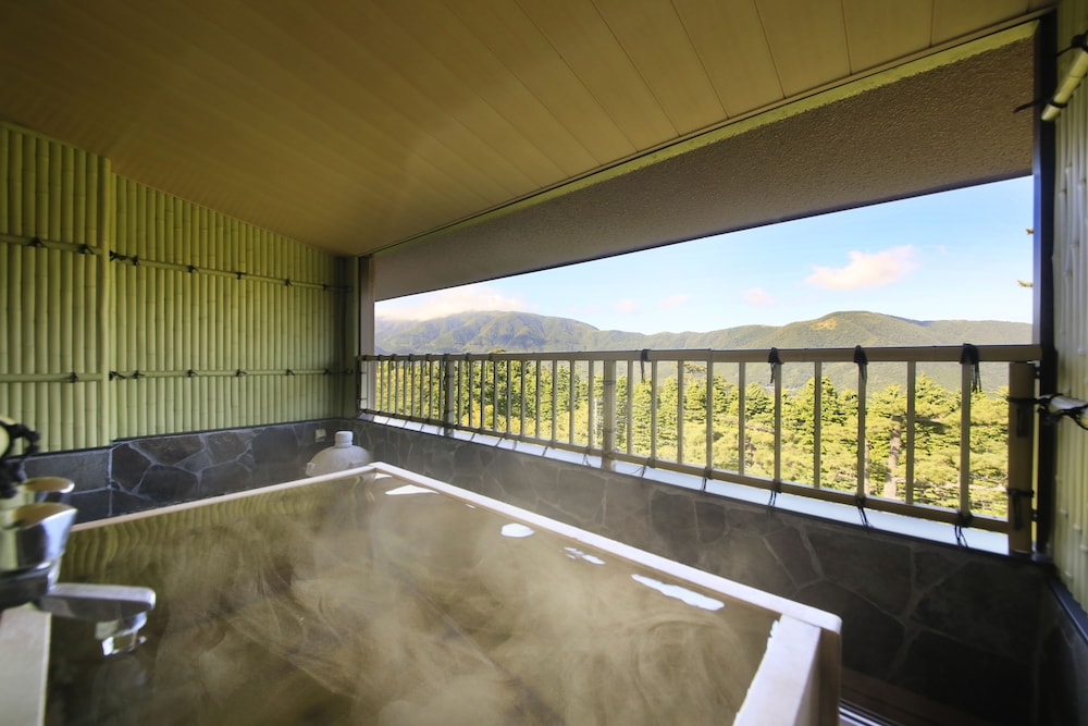 ラグジュアリー ルーム 専用バスルーム バスルームの設備0 | ゆとりろ庵