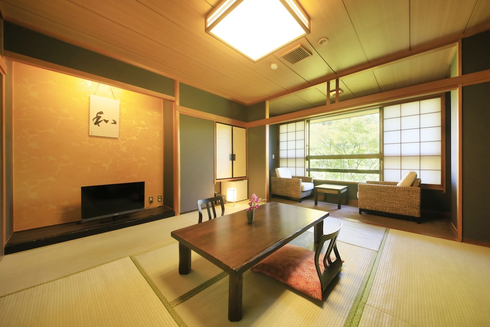 スーペリア ルーム 禁煙 共用バスルーム | ゆとりろ庵