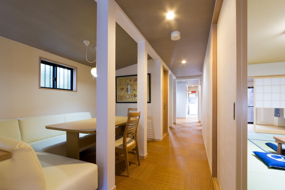 ファミリー ルーム リビング エリア7 | 京の町白鳳