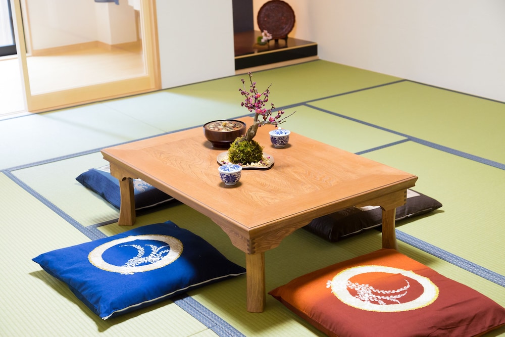 ファミリー ルーム リビングルーム3 | 京の町白鳳