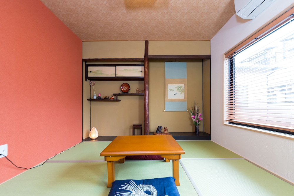 ファミリー ルーム リビングルーム6 | 京の町白鳳