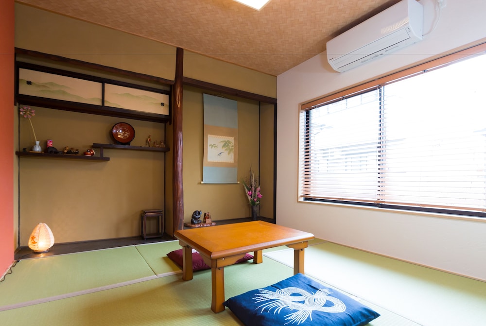 ファミリー ルーム リビングルーム7 | 京の町白鳳