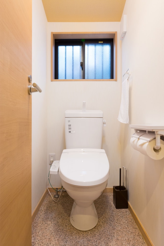 ファミリー ルーム バスルーム1 | 京の町白鳳