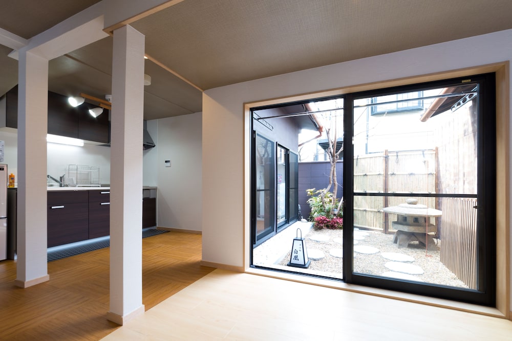 ファミリー ルーム リビング エリア9 | 京の町白鳳