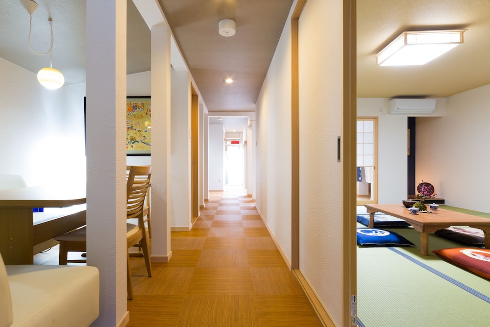 ファミリー ルーム リビング エリア2 | 京の町白鳳