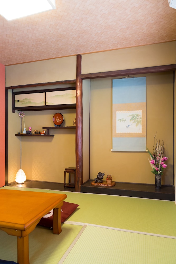 ファミリー ルーム リビングルーム4 | 京の町白鳳