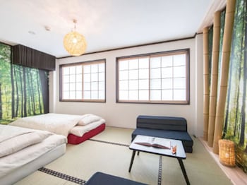 SAKURA INN