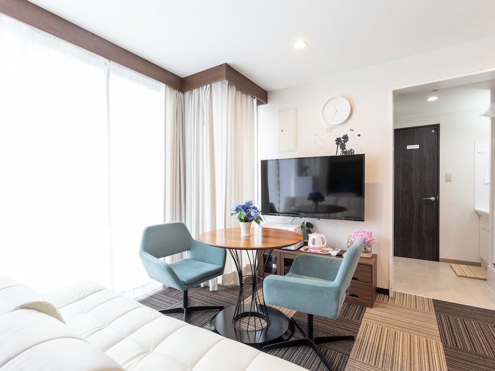 [禁煙] リバービュールーム 6名 客室3 | Tabist 桜川リバーサイドホテル