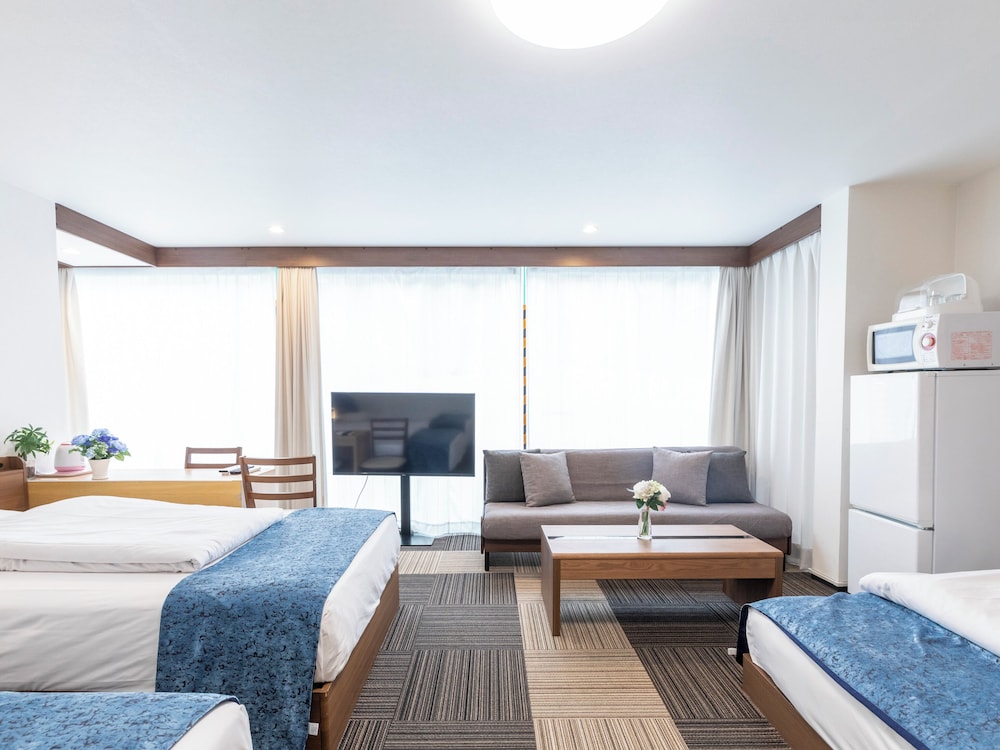 [禁煙] ファミリールーム 6名 客室2 | Tabist 桜川リバーサイドホテル