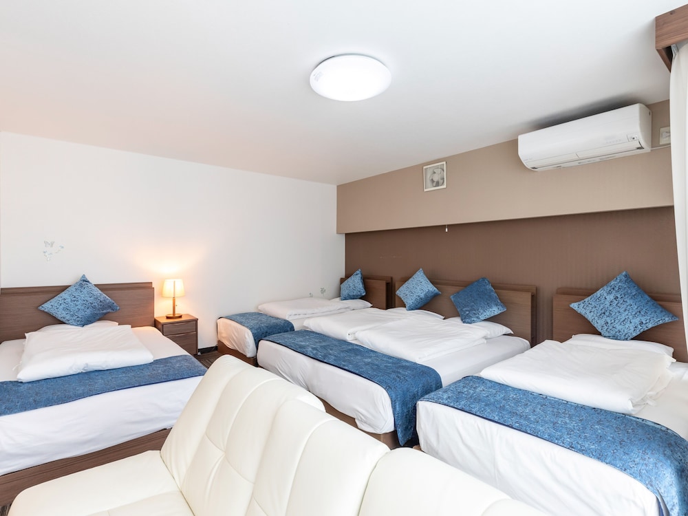 [禁煙] リバービュールーム 6名 客室6 | Tabist 桜川リバーサイドホテル