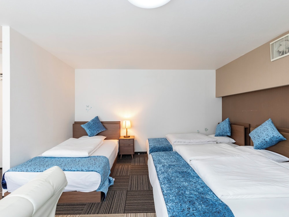 [禁煙] リバービュールーム 6名 客室5 | Tabist 桜川リバーサイドホテル