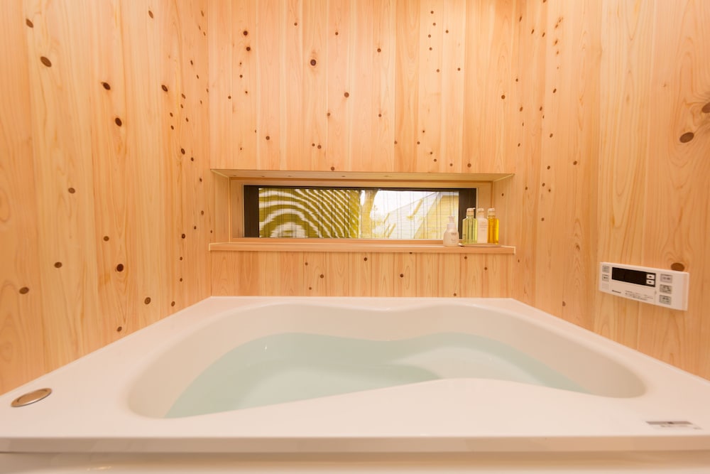 京町家 (施設からのEメールに必ずご返信ください) バスルーム2 | SEN 東寺・魚美津