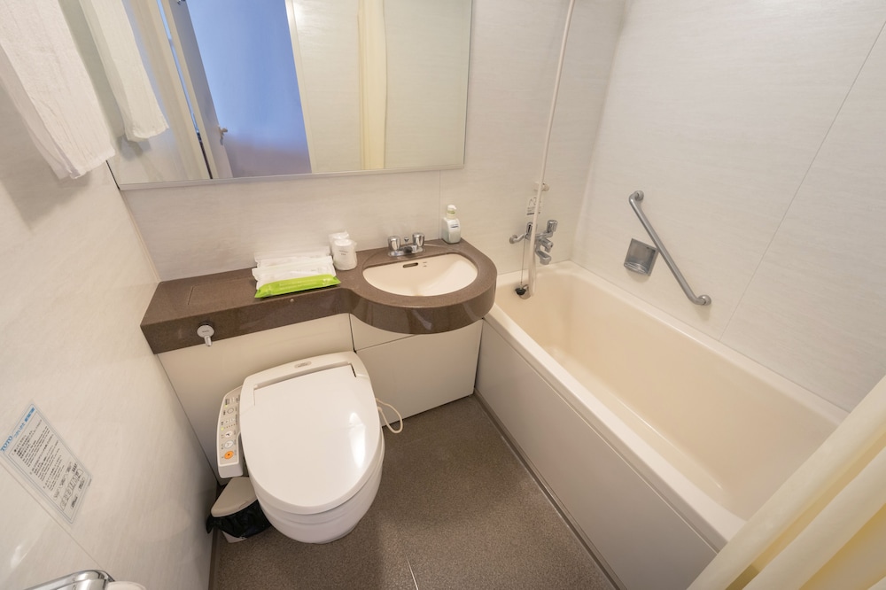 スタンダード ツインルーム シングルベッド 2 台 禁煙 オーシャンビュー バスルーム0 | ホテルヴィラ・くにさき