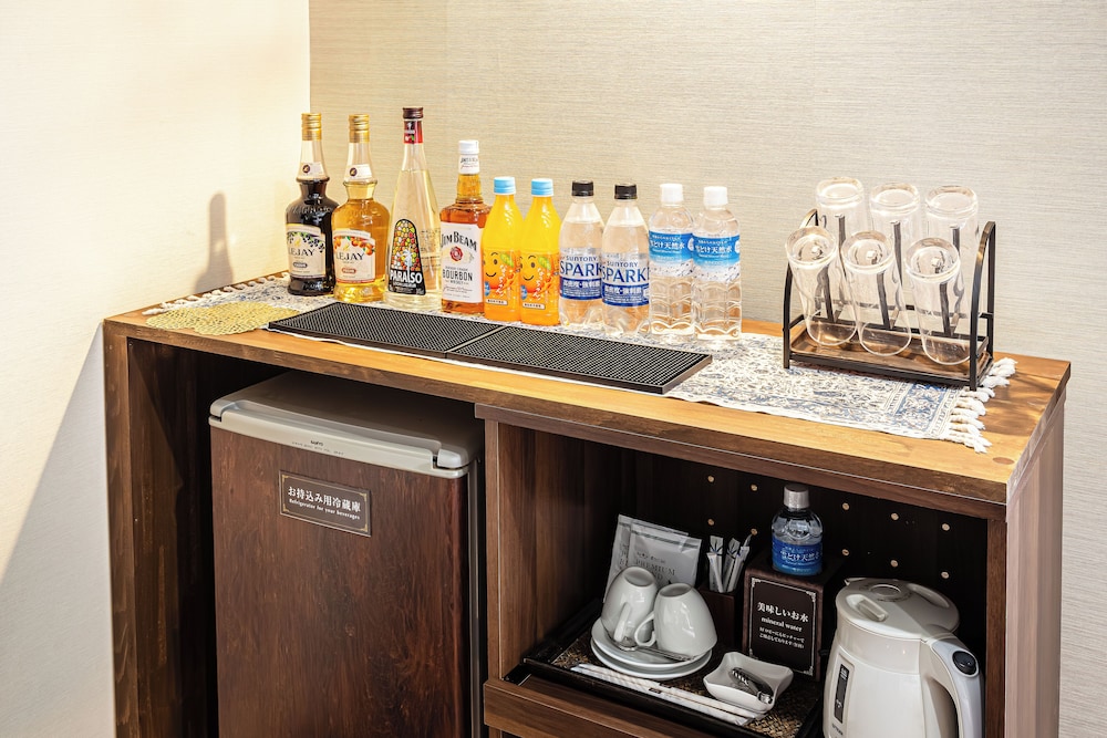 ジュニア スイート 喫煙可 客室4 | ホテルバリアンリゾート東名川崎 I.C 店 - 大人限定