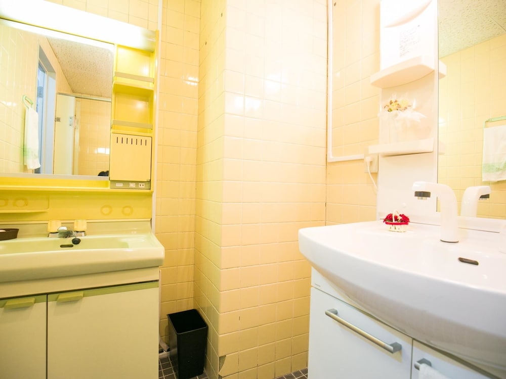 ツインルーム ( I ) バスルームのシンク0 | 123 ゲストハウス