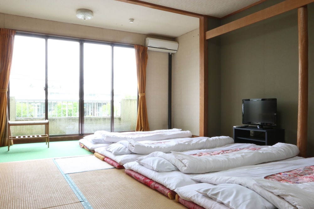 和室 スタンダードルーム 共用バスルーム 喫煙可 客室1 | 味どころ 民宿松一
