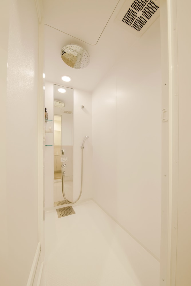 モデレートルーム 定員1-4名 バスルーム3 | リエッタ中山