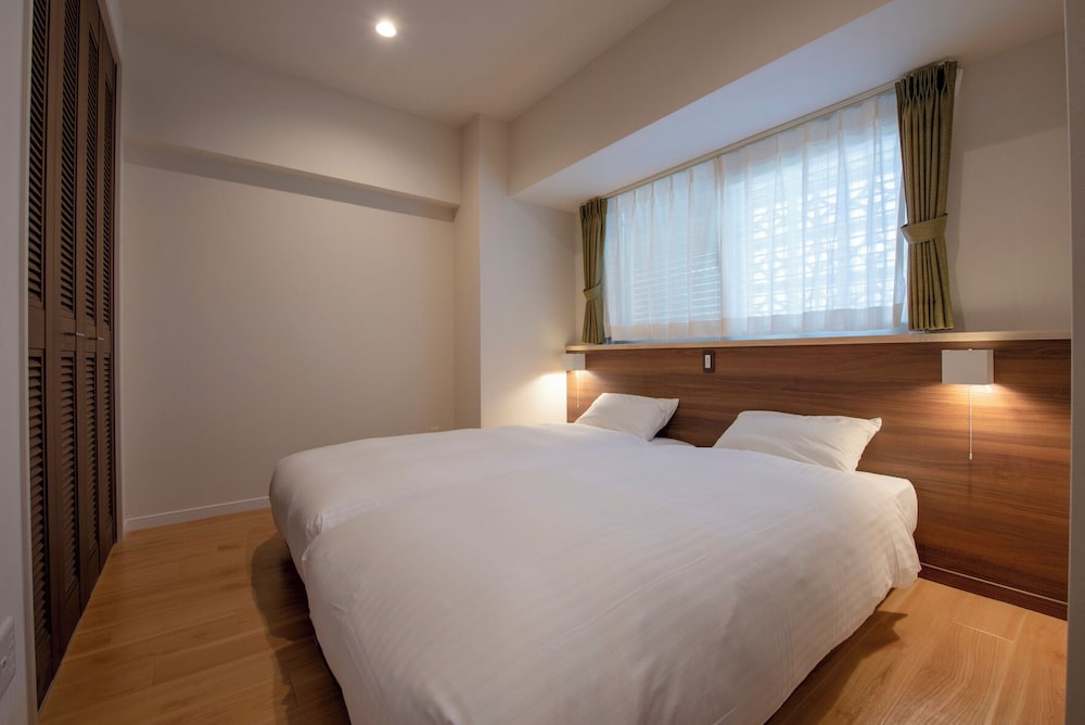 デラックスルーム 定員1-4名 客室1 | リエッタ中山