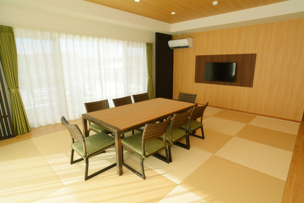 デラックスルーム 定員1-4名 リビングルーム0 | リエッタ中山