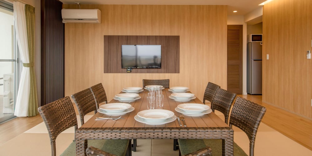 デラックスルーム 定員1-4名 リビング エリア0 | リエッタ中山