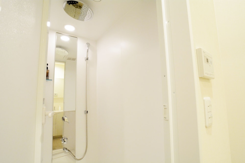 コーナーテラスルーム 定員1-4名 バスルーム2 | リエッタ中山