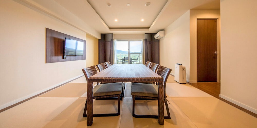 モデレートルーム 定員1-4名 リビング エリア1 | リエッタ中山