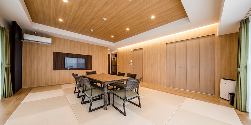 コーナーテラスルーム 定員1-4名 客室2 | リエッタ中山