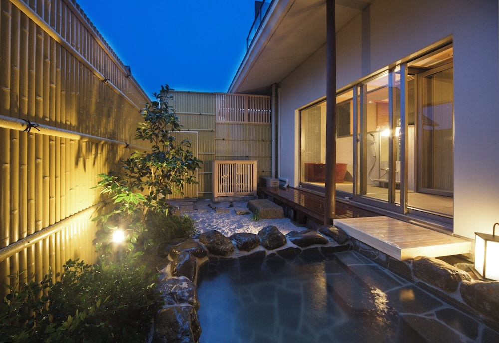 デラックス ルーム 禁煙 専用バスルーム レストラン食 客室2 | 皆生松月