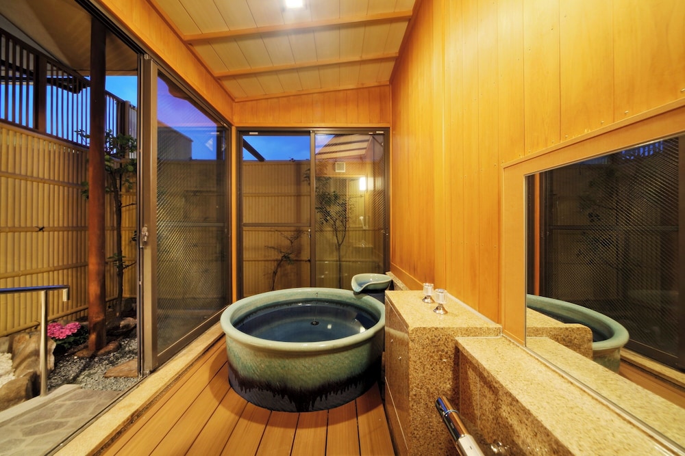 トラディショナル ルーム 禁煙 専用バスルーム レストラン食 客室2 | 皆生松月