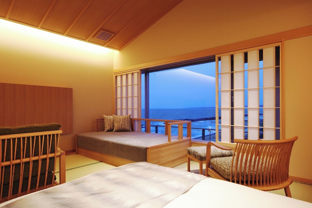 ツインベッドモダン和室 (禁煙) レストラン食 バルコニーからの眺望0 | 皆生松月