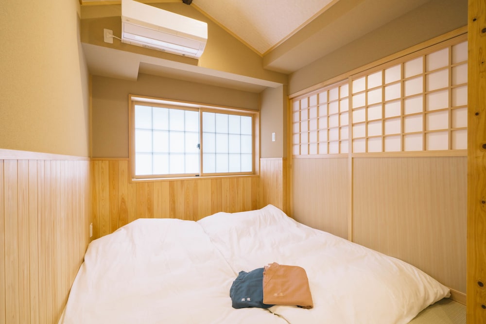 客室1 | 美盧西院西今田町邸