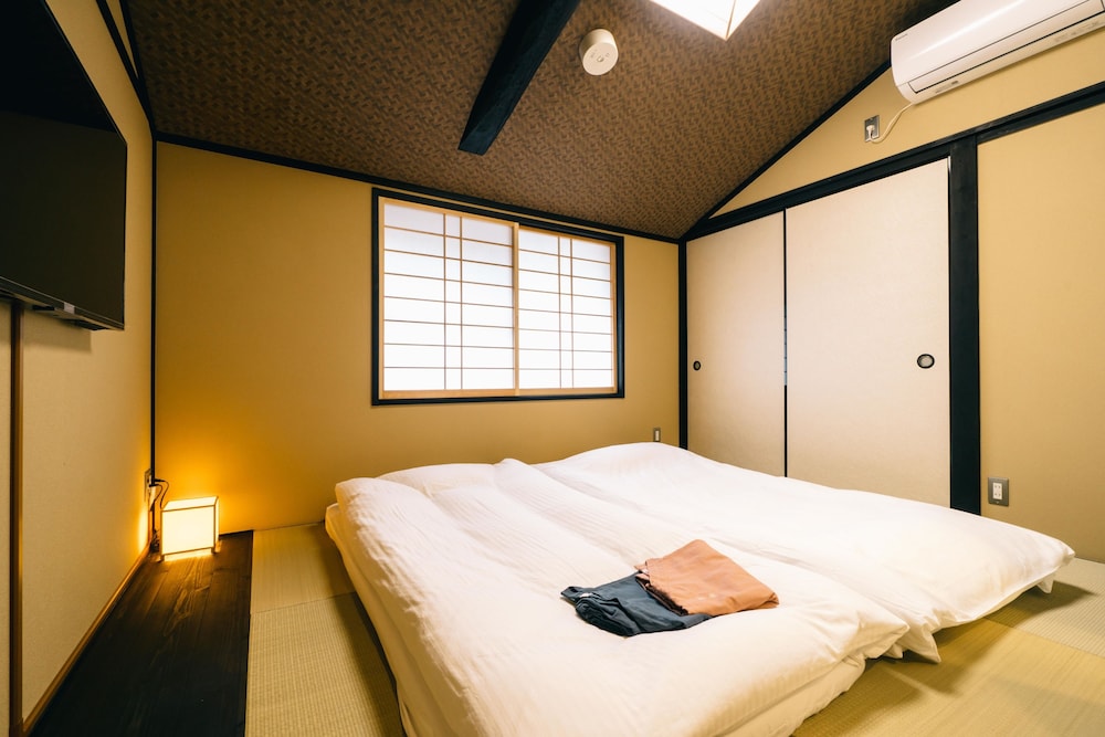 京町家一棟貸し 客室2 | 美盧三条梅宮町邸