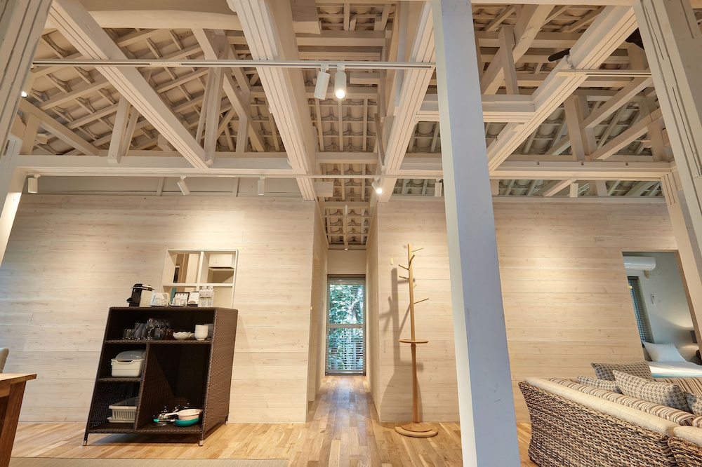 1棟貸しヴィラ 客室1 | アダンリゾート 太陽～Tida～