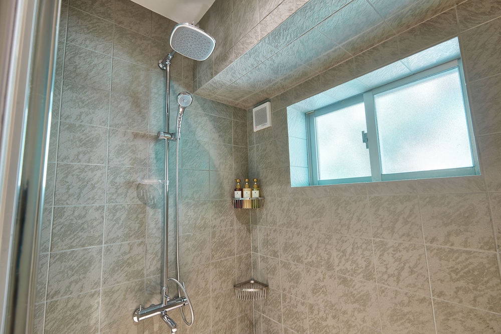 1棟貸しヴィラ バスルームのシャワー0 | アダンリゾート 太陽～Tida～