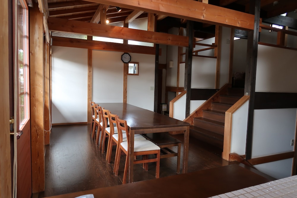 Private Villa with Open-Air Bath (117sqm), Non Smoking 客室内のダイニングエリア1 | 蔵の宿松屋