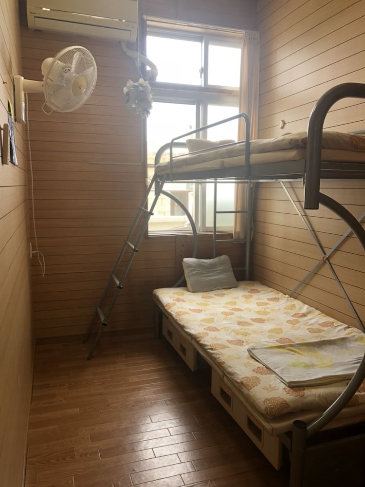 客室1 | ゲストハウスえみっくす石垣島