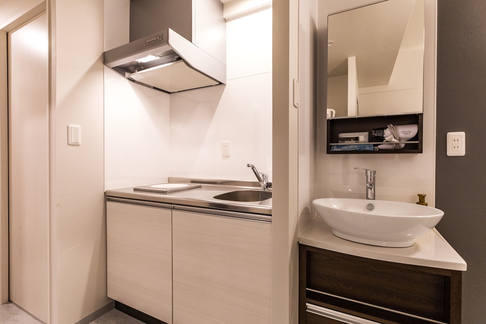 ダブルルーム 専用キッチン0 | Mr.KINJO エミネンス inn 牧志