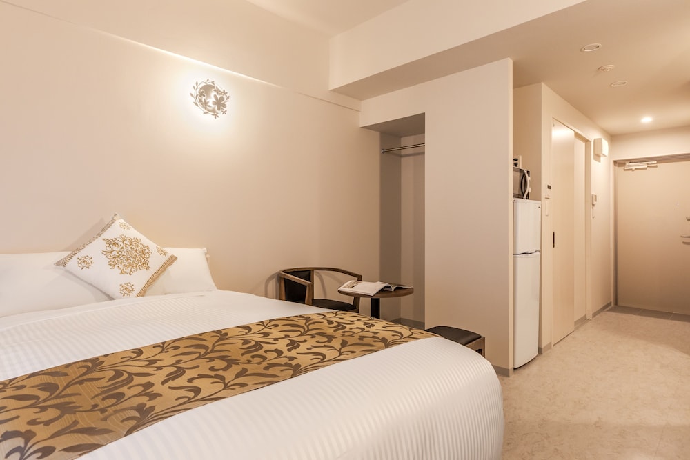 ダブルルーム 客室4 | Mr.KINJO エミネンス inn 牧志